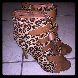 Heeled booties